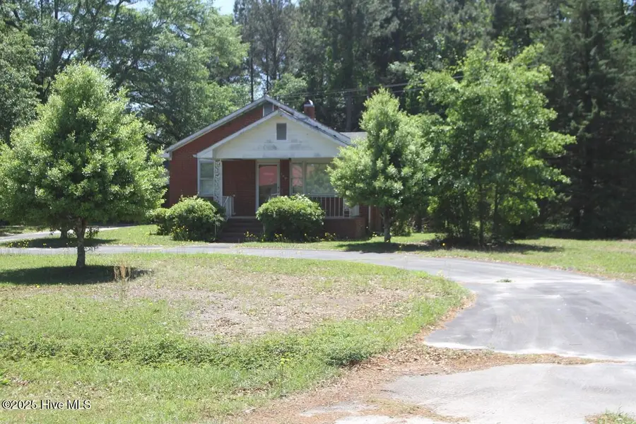 709 Quail Street, Elizabethtown, NC 28337 - #2
