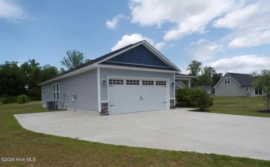 127 Waterford Way, Maysville, NC 28555 - #3