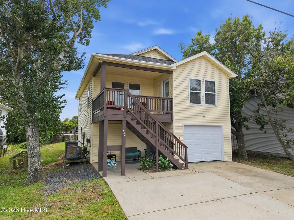 309 W Durham Street, Kill Devil Hills, NC 27948 - #1