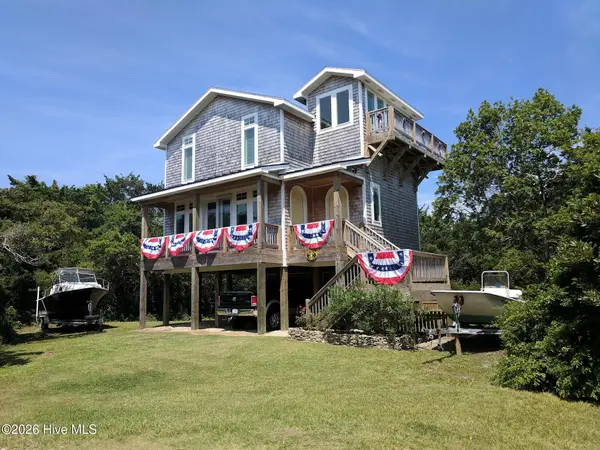 54 Creek Point Road, Ocracoke, NC 27960