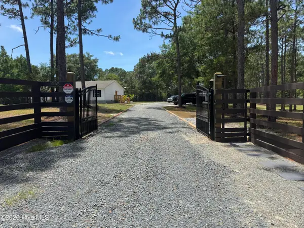 1265 Gilbert Road Se, Bolivia, NC 28422