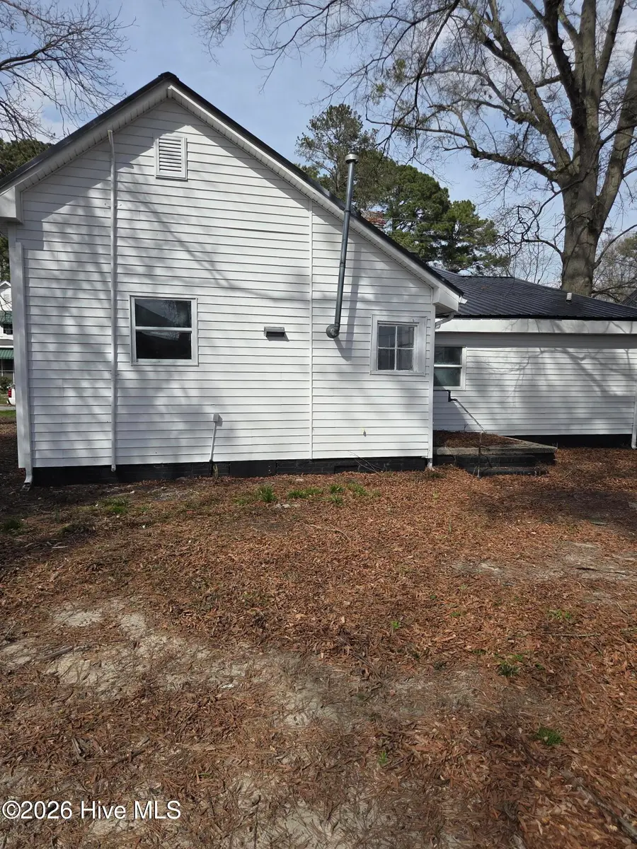 109 E Grainger Avenue, Kinston, NC 28501 - #2