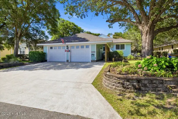18 Greenview Drive, Caswell Beach, NC 28465