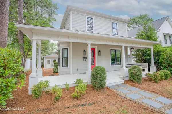 170 E Delaware Avenue, Southern Pines, NC 28387