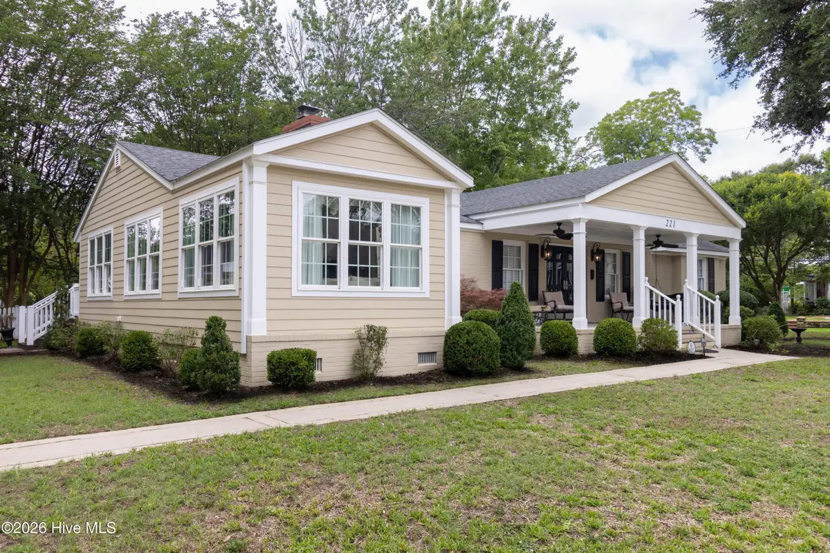 221 E Water Street, Edenton, NC 27932 - #1