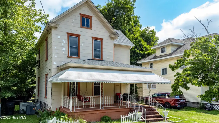 606 W Colonial Avenue, Elizabeth City, NC 27909 - #2
