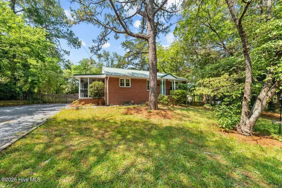 405 Elm Street, Aberdeen, NC 28315 - #2