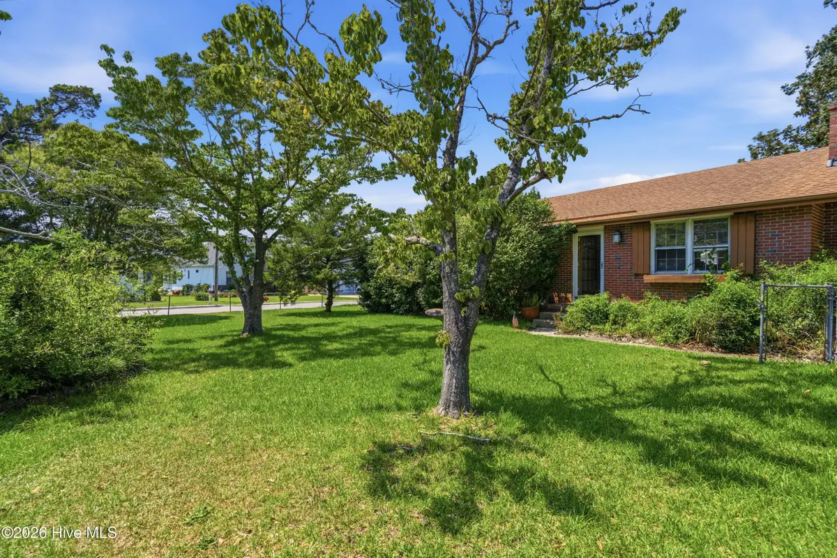408 S Fifth Street, Swansboro, NC 28584 - #1