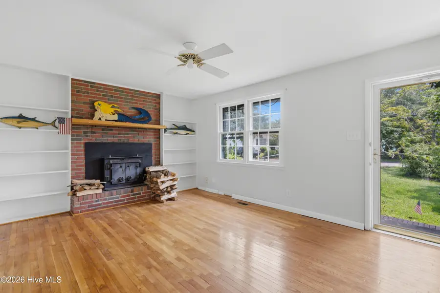 408 S Fifth Street, Swansboro, NC 28584 - #3