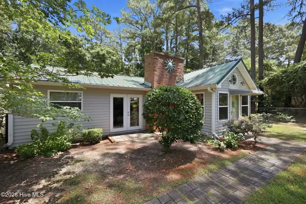 614 Country Club Drive, Arapahoe, NC 28510