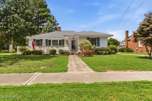 103 W Julian Avenue, Stantonsburg, NC 27883