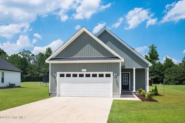 211 Deer Haven Drive, Richlands, NC 28574