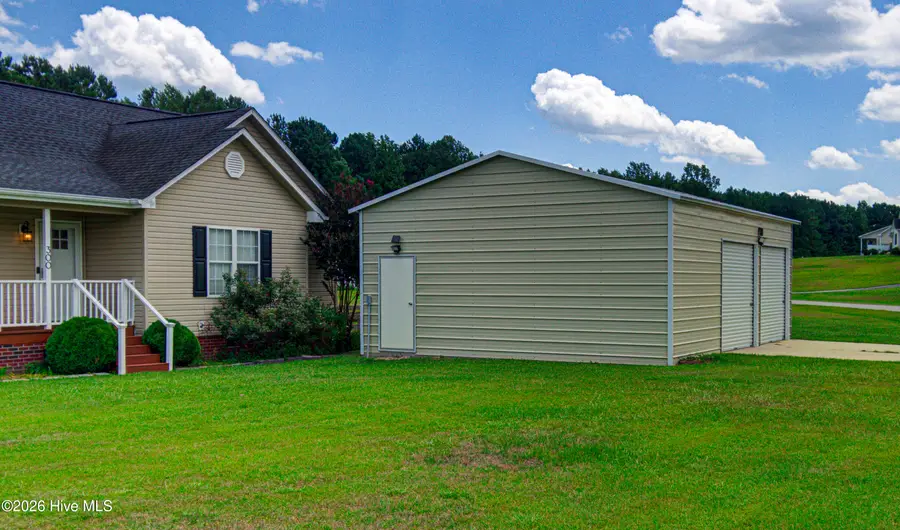 300 Crest Place, Jacksonville, NC 28540 - #2