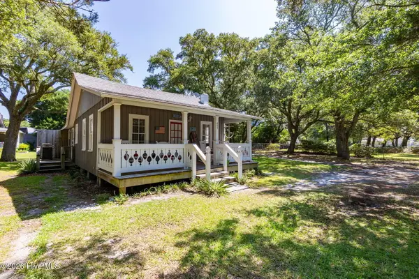 493 Island Road, Harkers Island, NC 28531