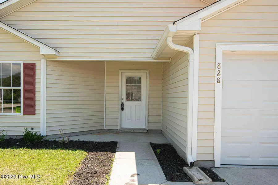 828 S Dogwood Lane, Swansboro, NC 28584 - #3