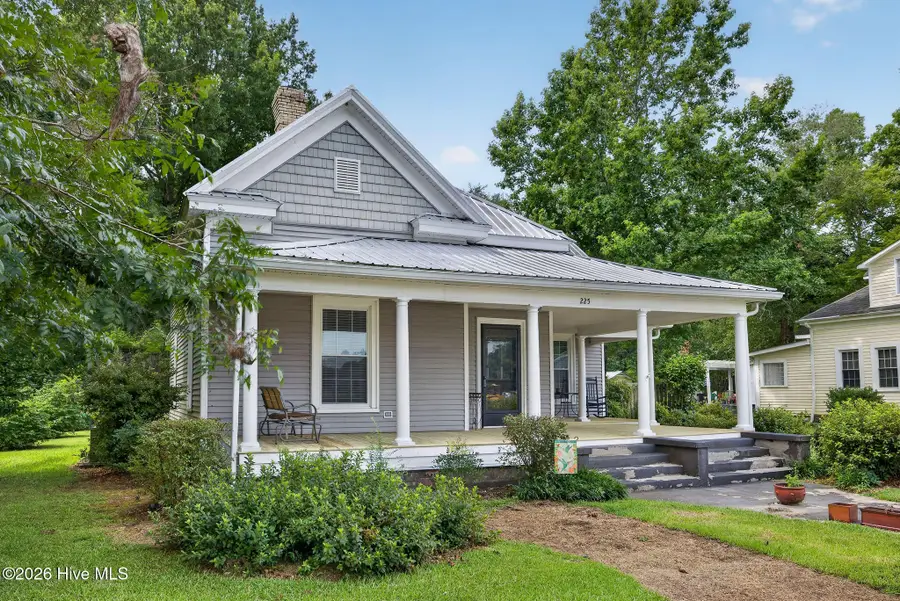 225 Carr Avenue, Rocky Point, NC 28457 - #2