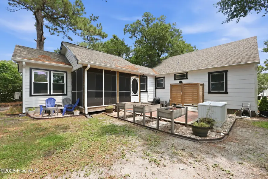 109 Noyes Avenue, Morehead City, NC 28557 - #2