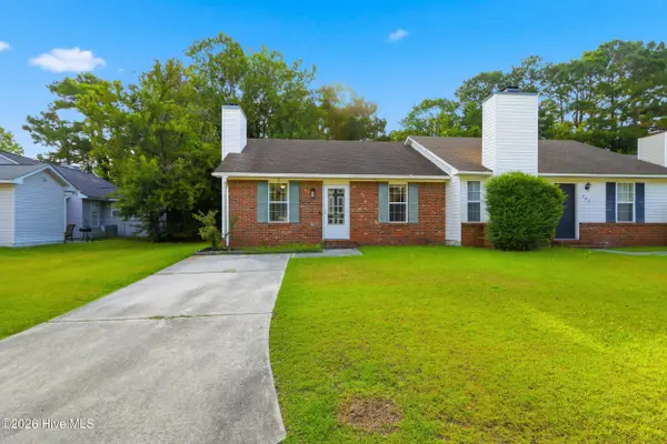 103 Glenside Court, Midway Park, NC 28544