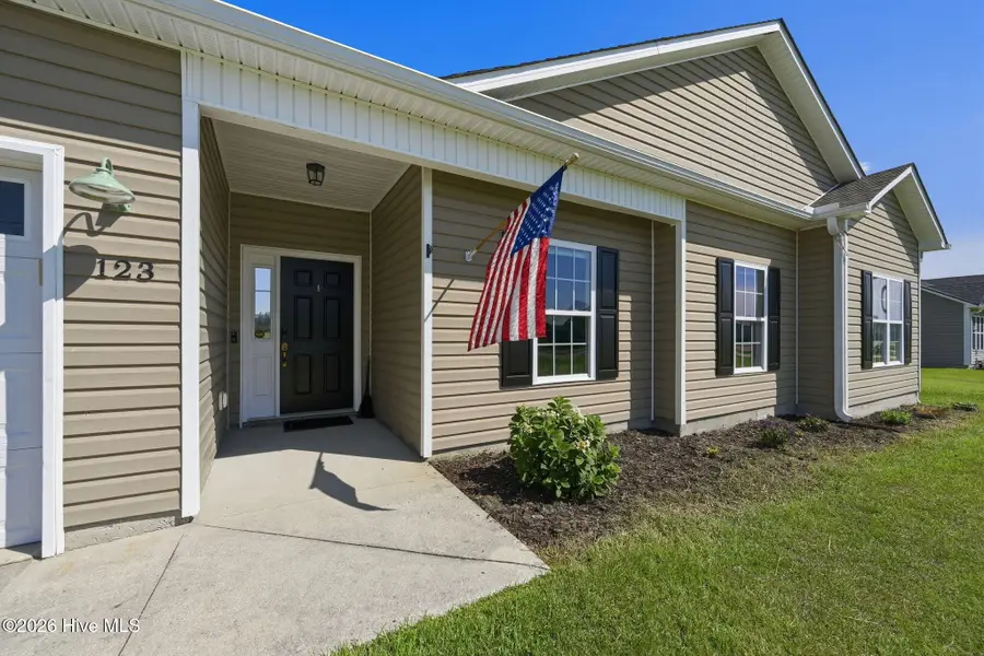 123 Cherry Grove Drive, Richlands, NC 28574 - #2