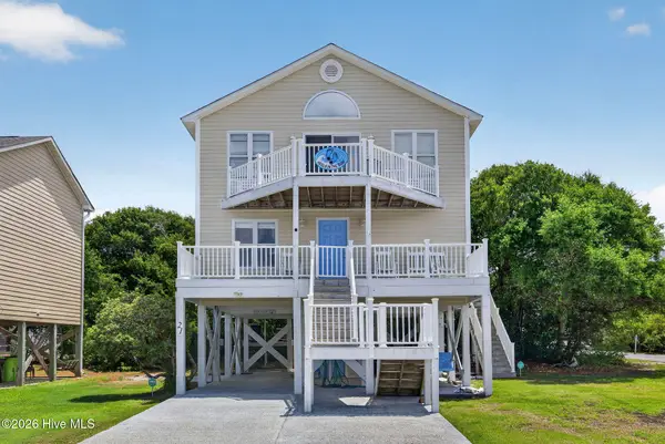21 S Oak Drive, Surf City, NC 28445