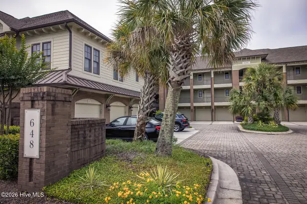 648 Village Park Drive #208, Wilmington, NC 28405