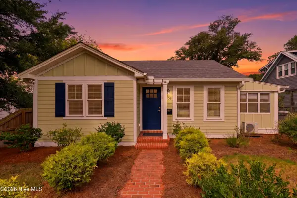 609 Clarendon Avenue, Southport, NC 28461