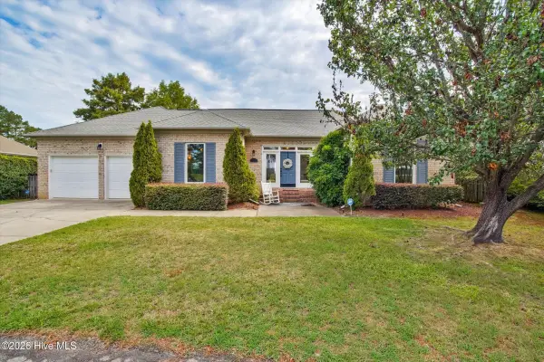 1231 Greenbriar Place, Vass, NC 28394