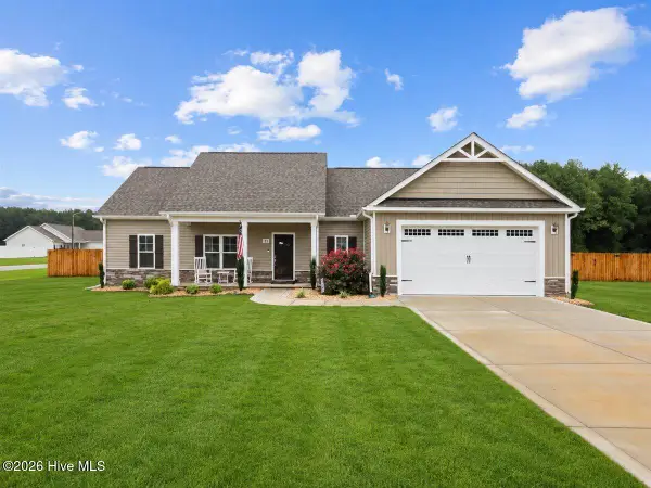 21 Oakbridge Way, Pikeville, NC 27863