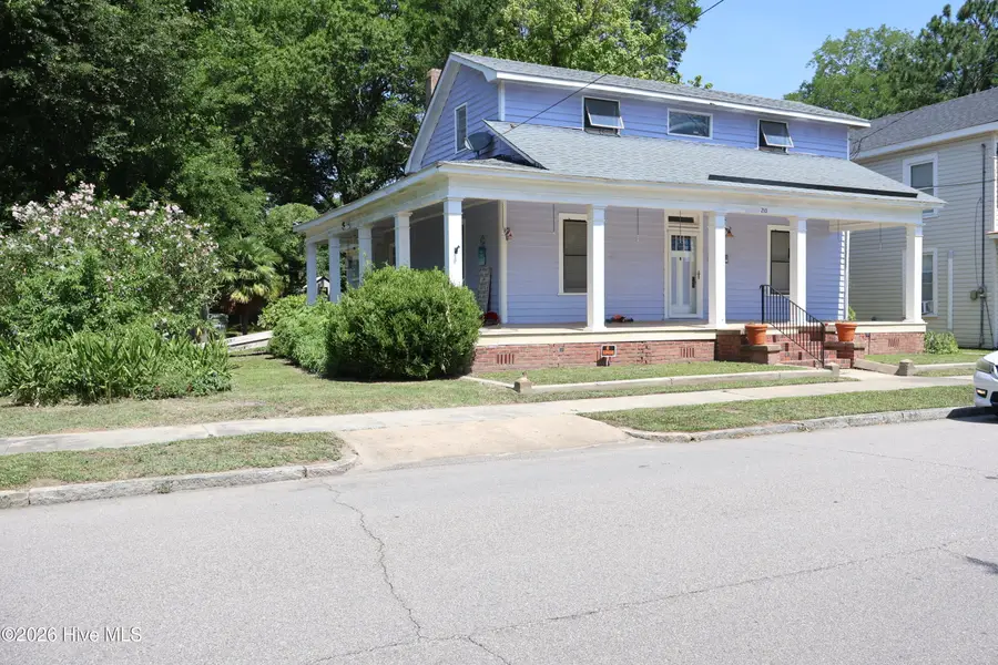 210 N Harvey Street, Washington, NC 27889 - #2