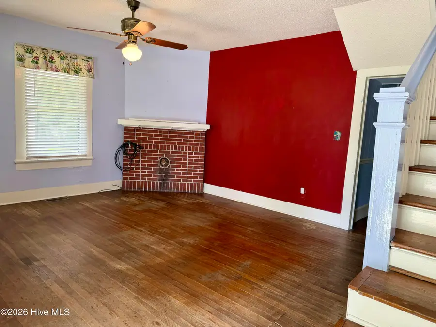 210 N Harvey Street, Washington, NC 27889 - #3
