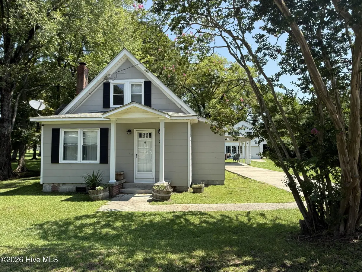 210 E Middle Street, Creswell, NC 27928 - #1