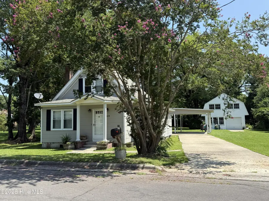 210 E Middle Street, Creswell, NC 27928 - #2