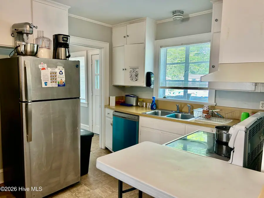 911 Atkinson Street, Laurinburg, NC 28352 - #2