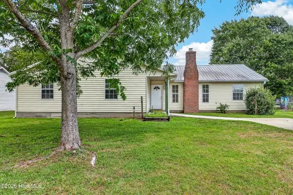 282 Riggs Road, Hubert, NC 28539