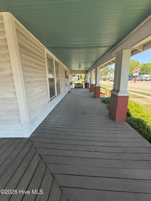 209 N Pollock Street, Selma, NC 27576