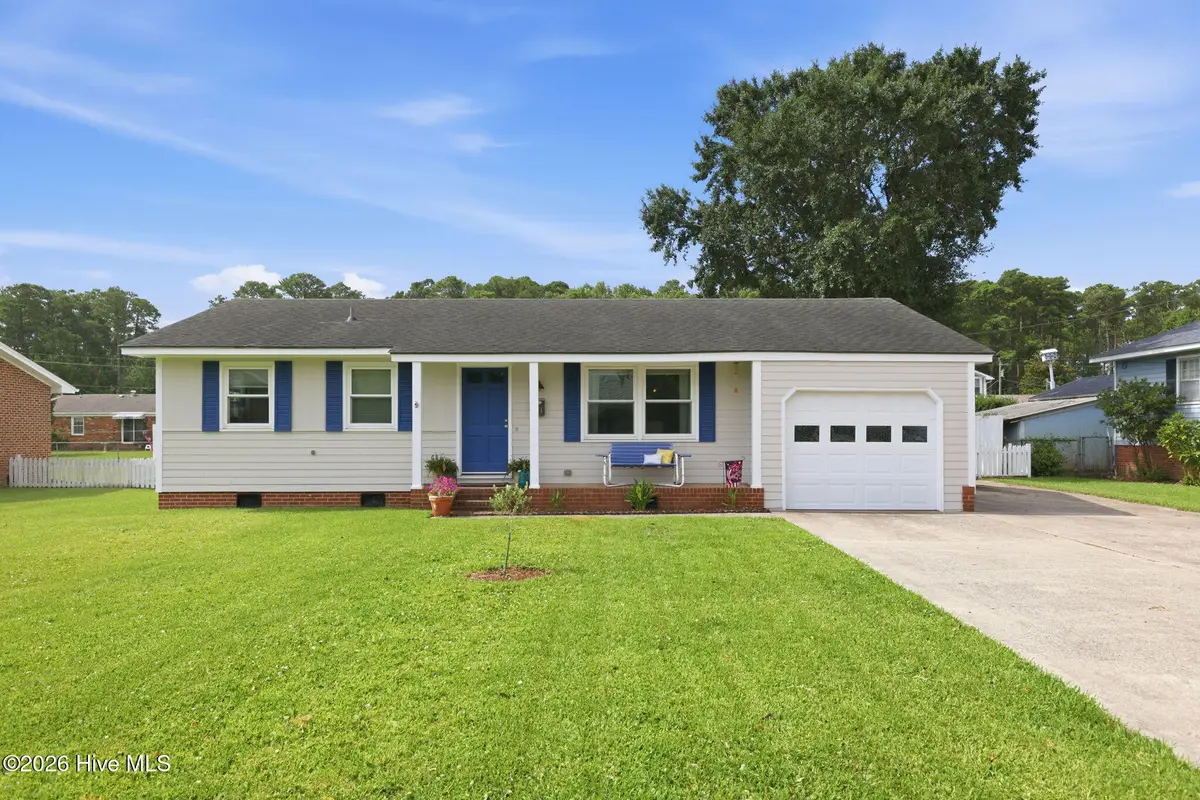 211 Vine Street, Beaufort, NC 28516 - #1