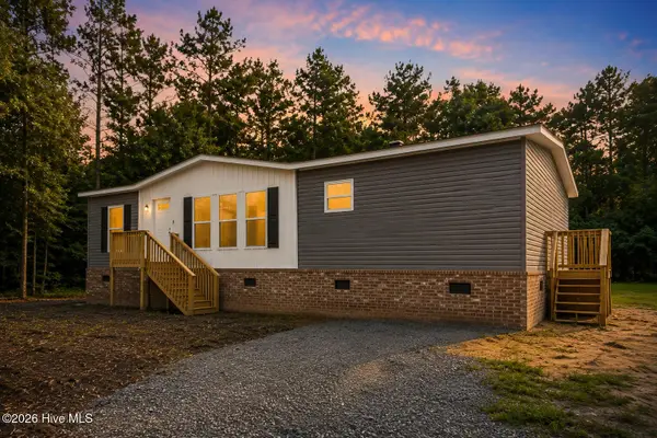 560 Lanier Avenue, Rocky Point, NC 28457