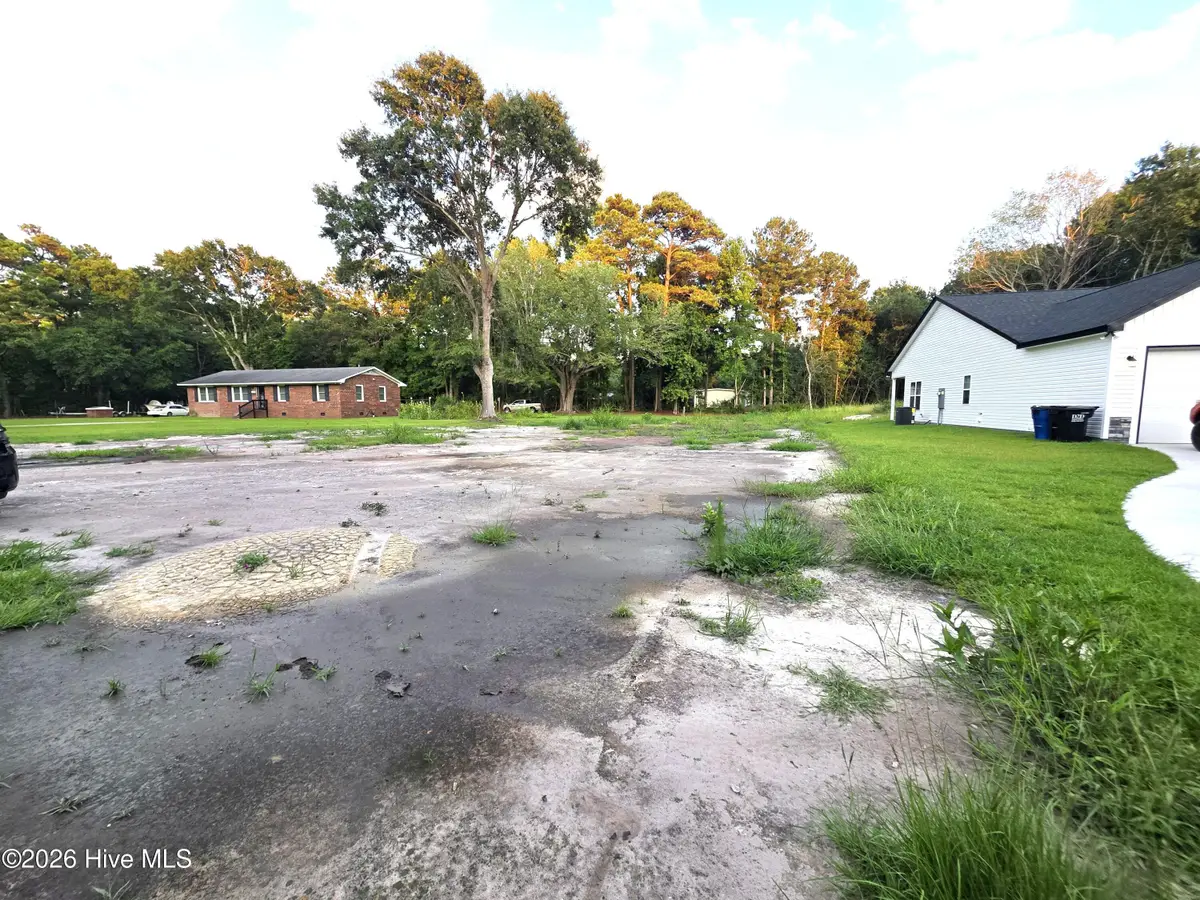 1390 Old Folkstone Road, Sneads Ferry, NC 28460 - #1