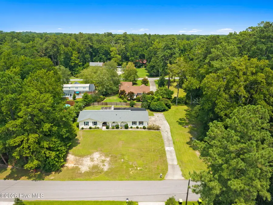 423 S Edgewood Circle, Whiteville, NC 28472 - #3