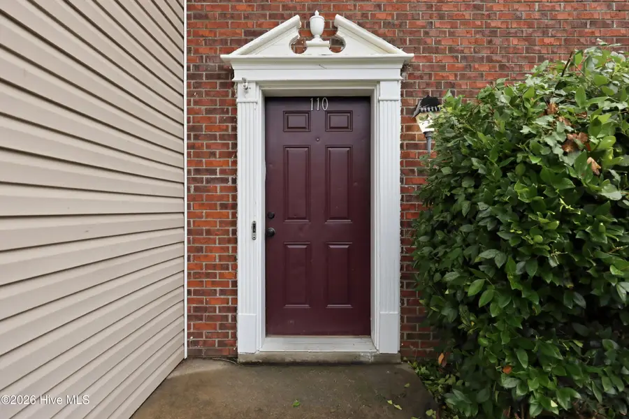 110 Palace Circle, Jacksonville, NC 28546 - #2
