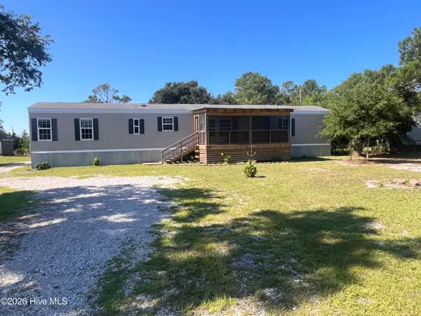204 Diamond City Drive, Harkers Island, NC 28531