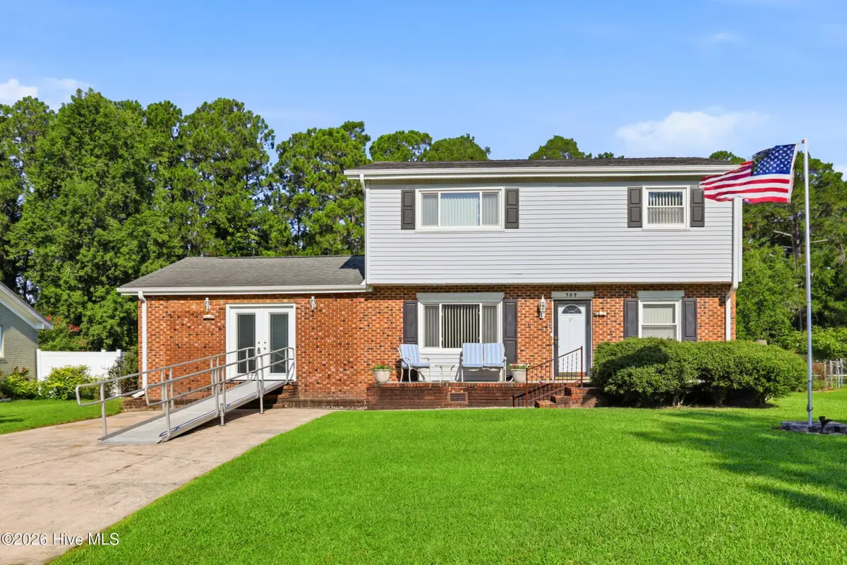 509 Oakwood Avenue, Jacksonville, NC 28546 - #1