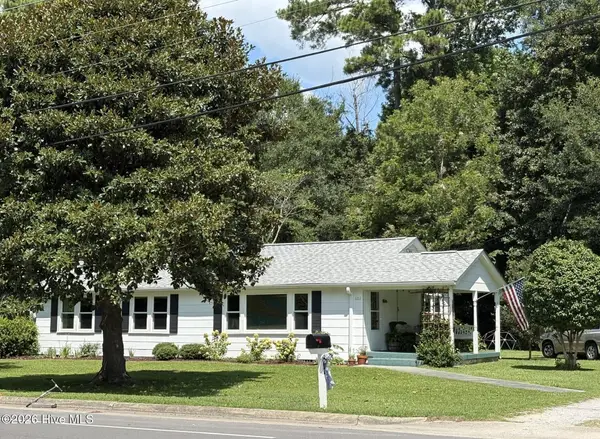 602 E Wilmington Street, Burgaw, NC 28425