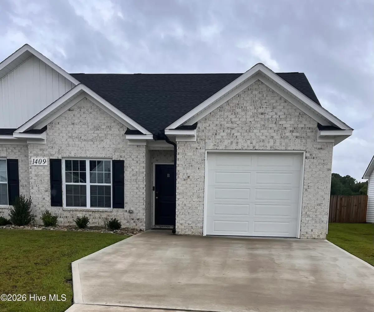 1409 B Dorset Drive, Greenville, NC 27834 - #1