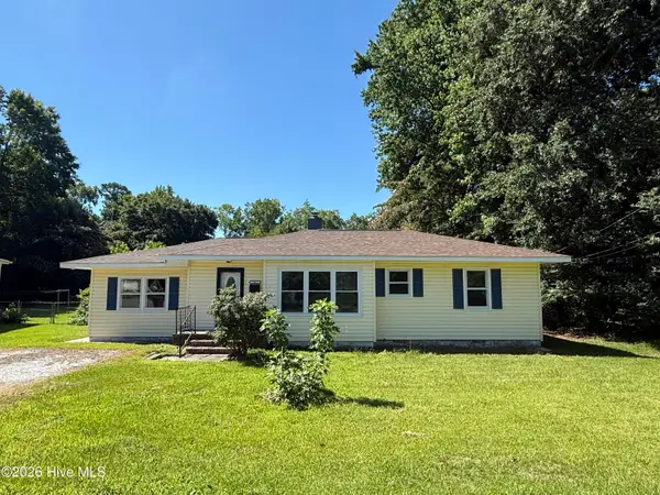 18 White Oak Street, Jacksonville, NC 28540