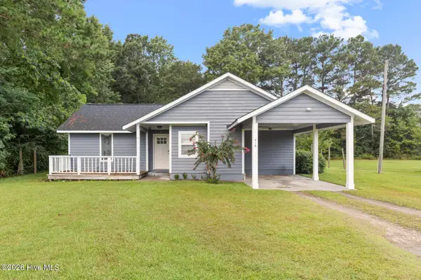 416 W Willis Landing Road, Hubert, NC 28539