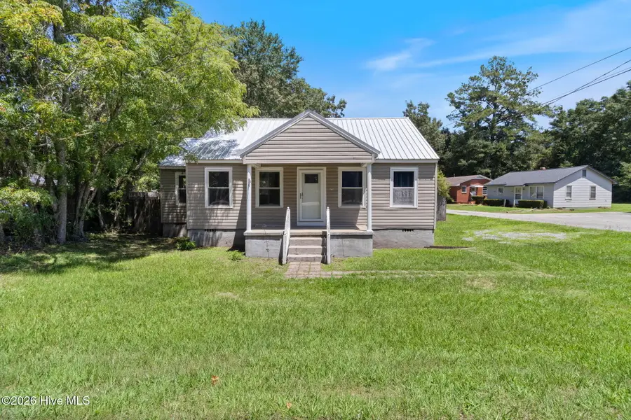 707 E Broad Street, Elizabethtown, NC 28337 - #2