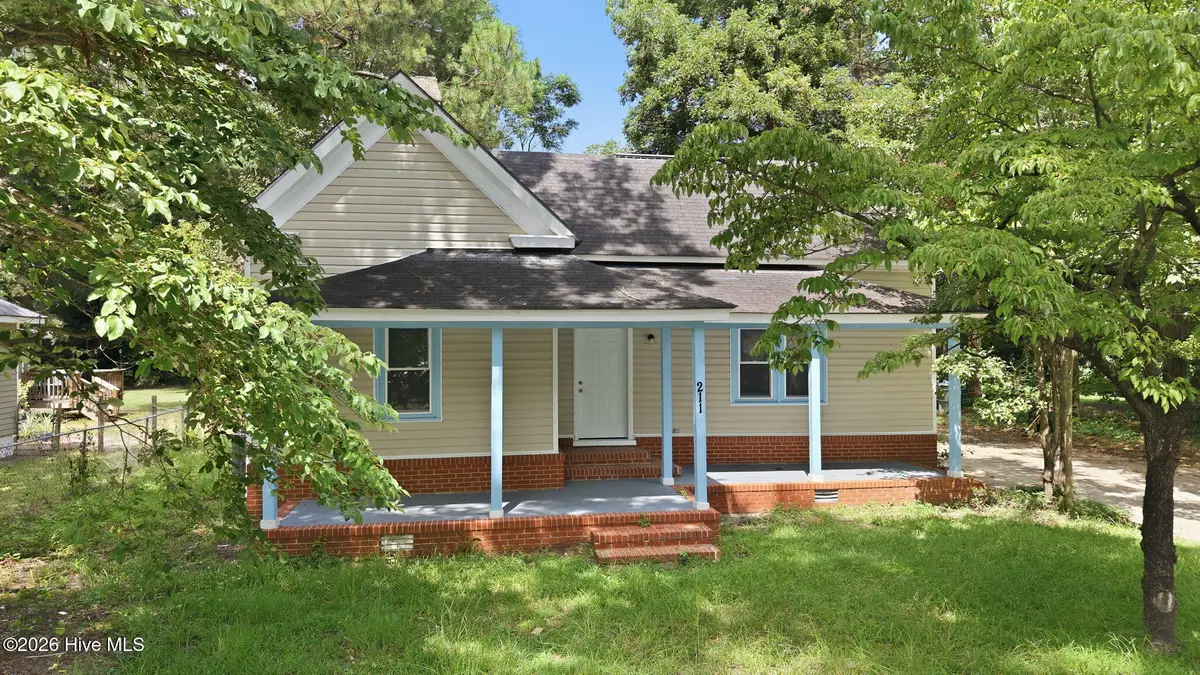211 E Williamson Street, Mount Olive, NC 28365 - #1