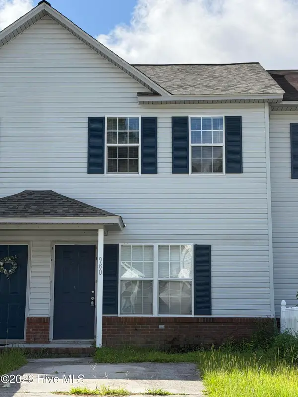 980 W Pueblo Drive, Jacksonville, NC 28546