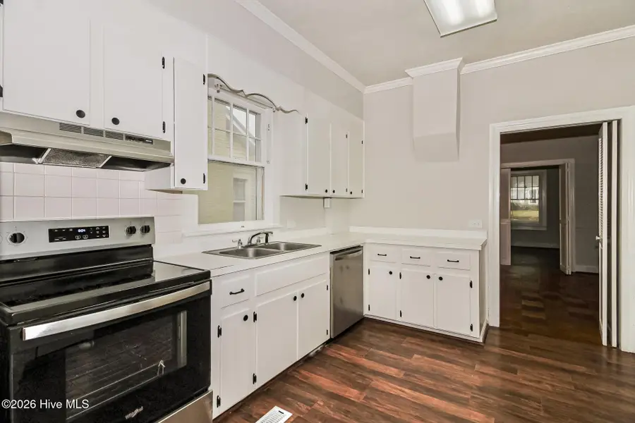 114 E Clay Street, Whiteville, NC 28472 - #2